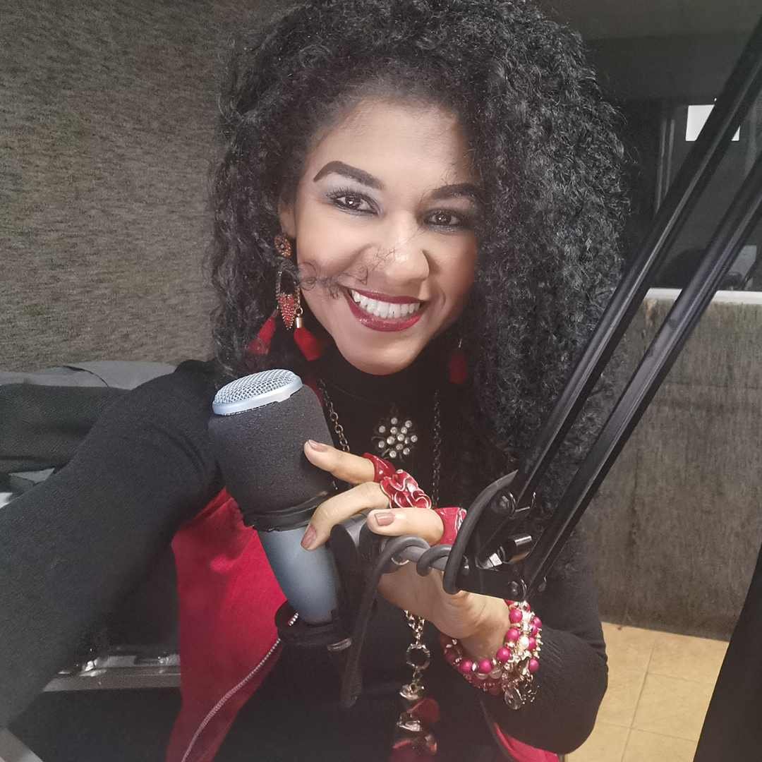 podcast sin kilos en la lengua -locutora en radio la gran cadena exitosa panama